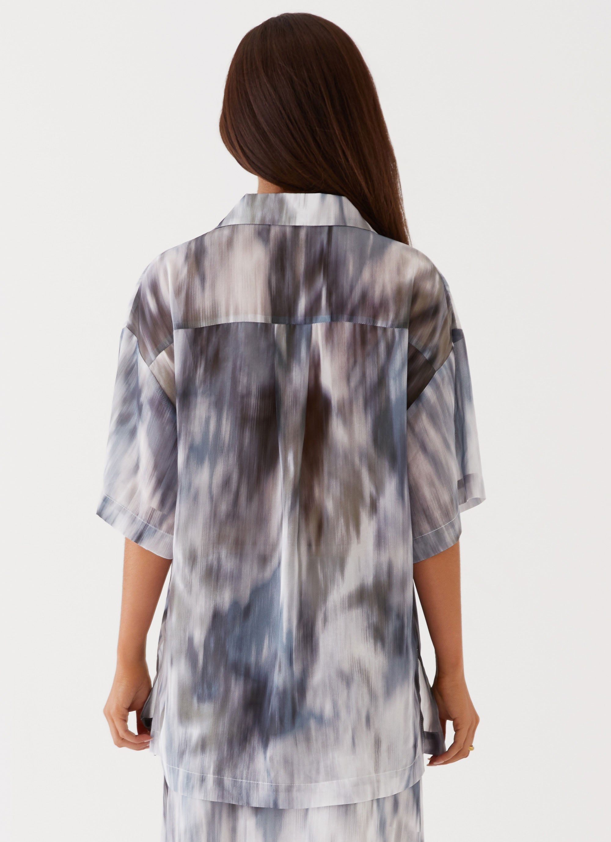 Womens Fight The Feeling Oversized Shirt in the colour Gloom in front of a light grey background