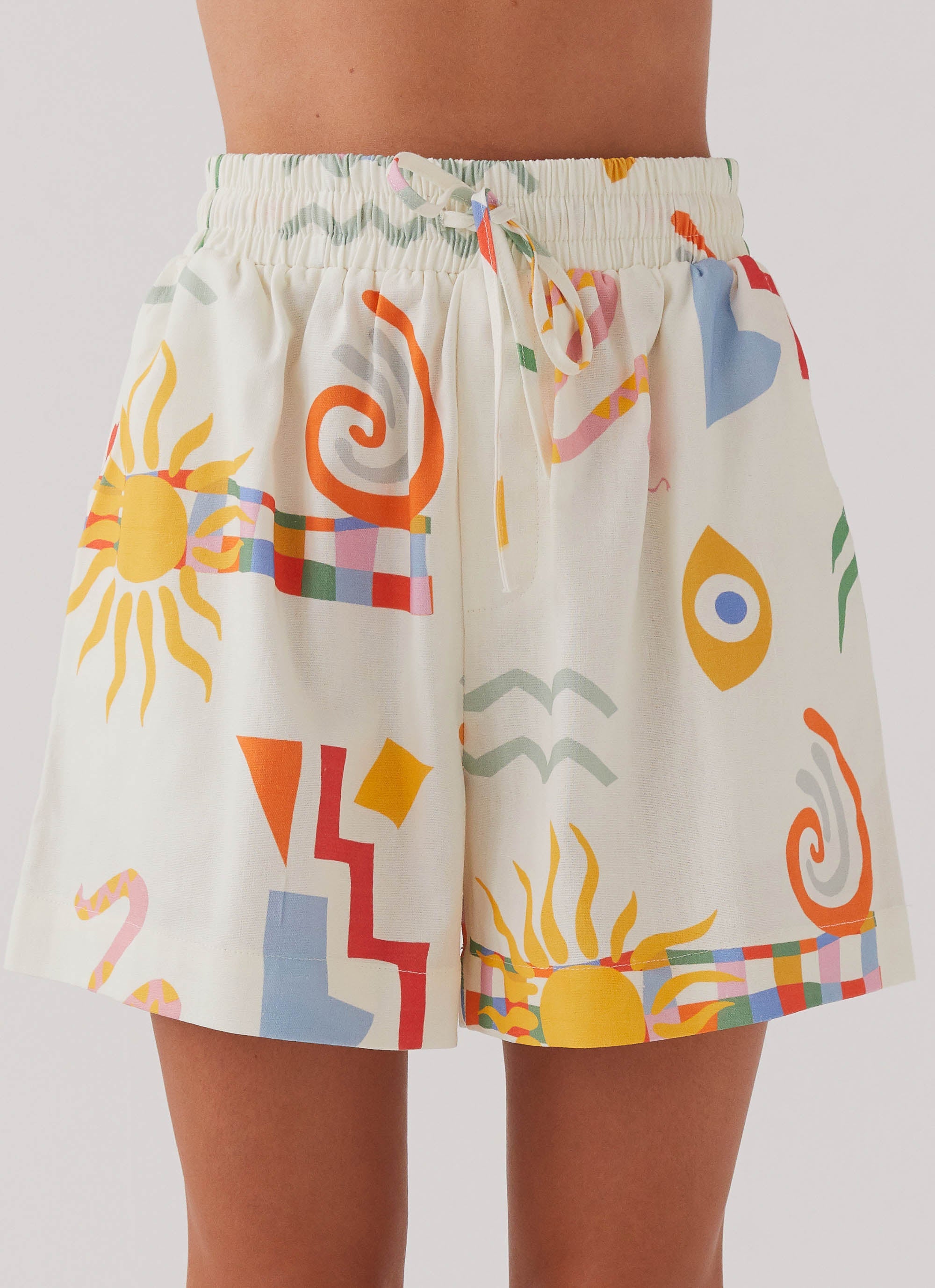 Womens Tallulah Linen Shorts in the colour Summer Palm in front of a light grey background